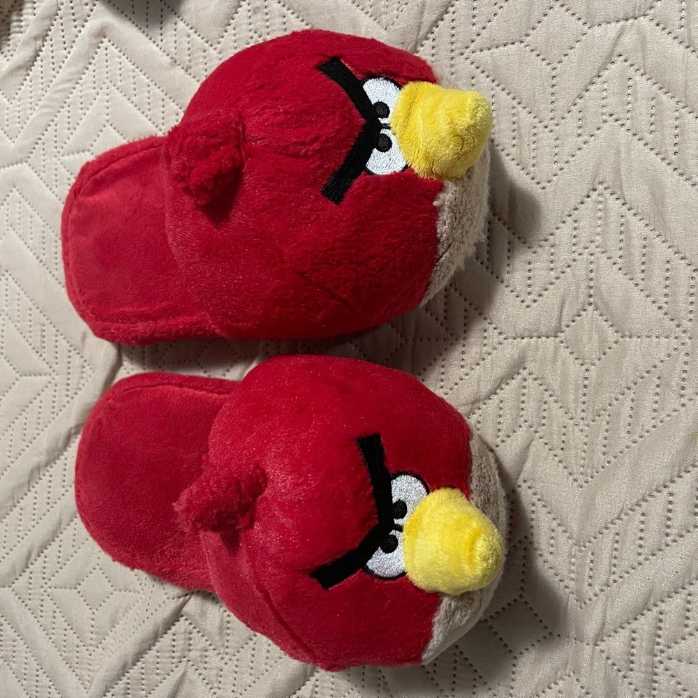 Angry birds slippers kids size 4/5